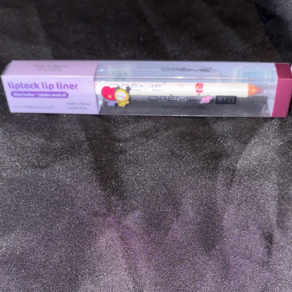 Crème lip lock lip liner in lil kiss